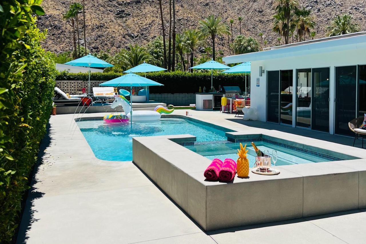 Mid Century Alexander Stunner In Vista Las Palmas Permit# 3800 Vila Palm Springs Exterior foto