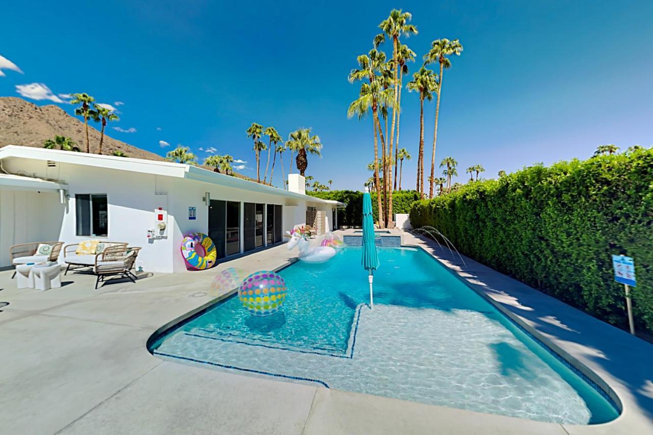 Mid Century Alexander Stunner In Vista Las Palmas Permit# 3800 Vila Palm Springs Exterior foto